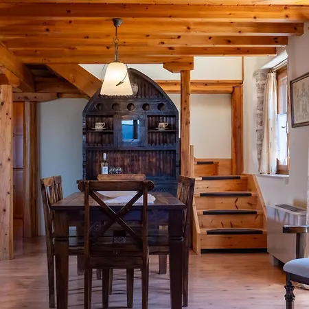 Semesterbostad Stone House