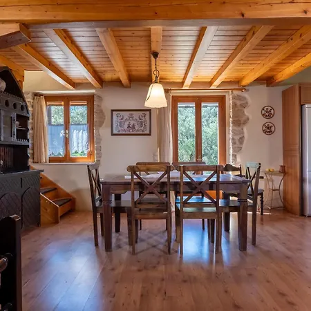 Stone House Semesterbostad *